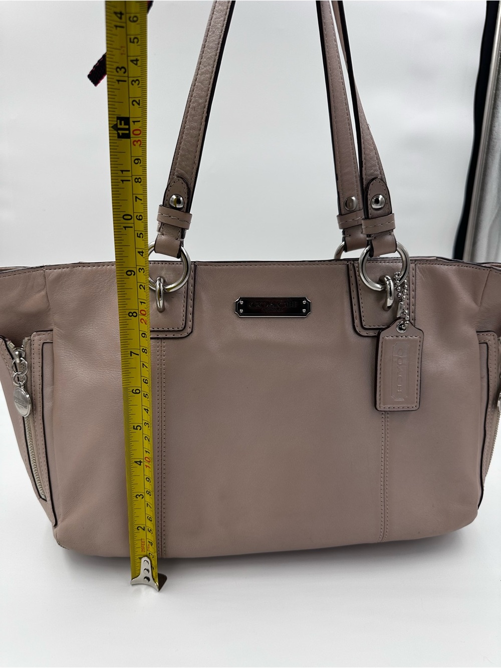 Coach Gallery East West Tote F19252 - Picture 8 of 12